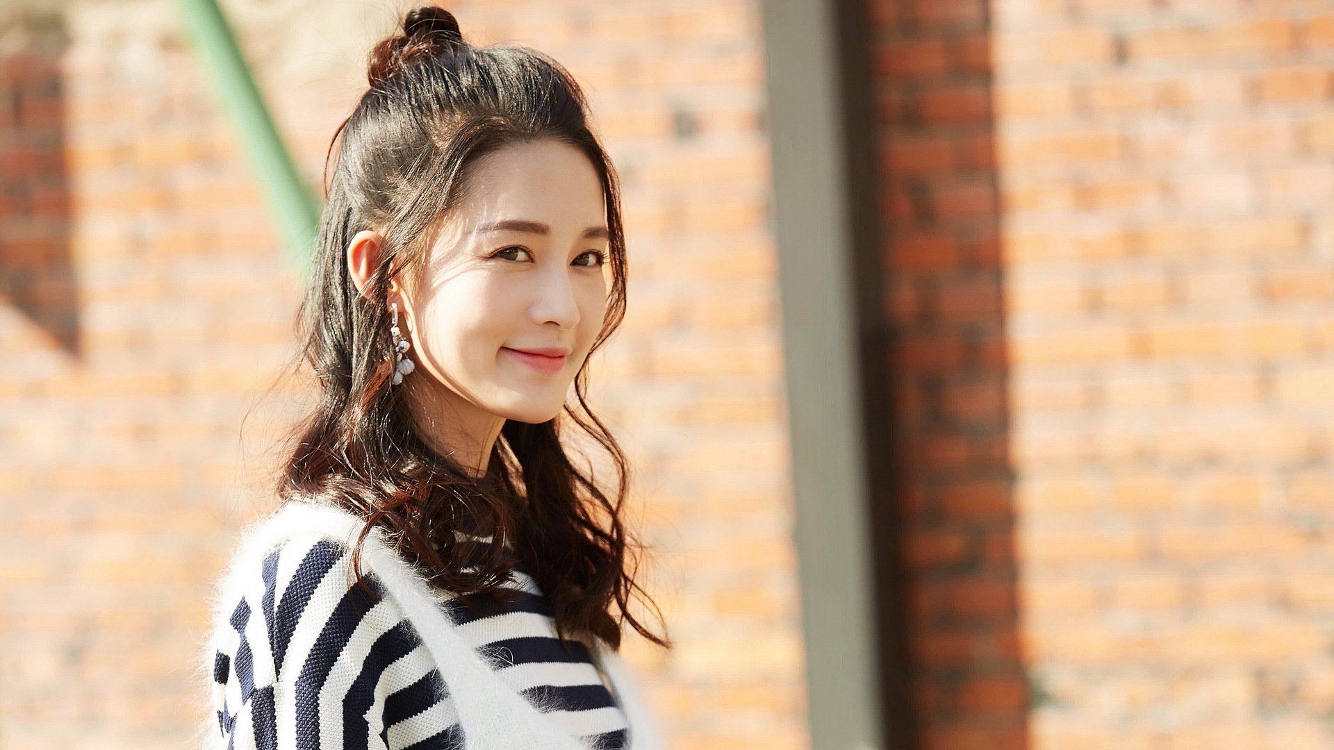 足球青训教练评级机制开始试行，足球青训教练平均工资水平