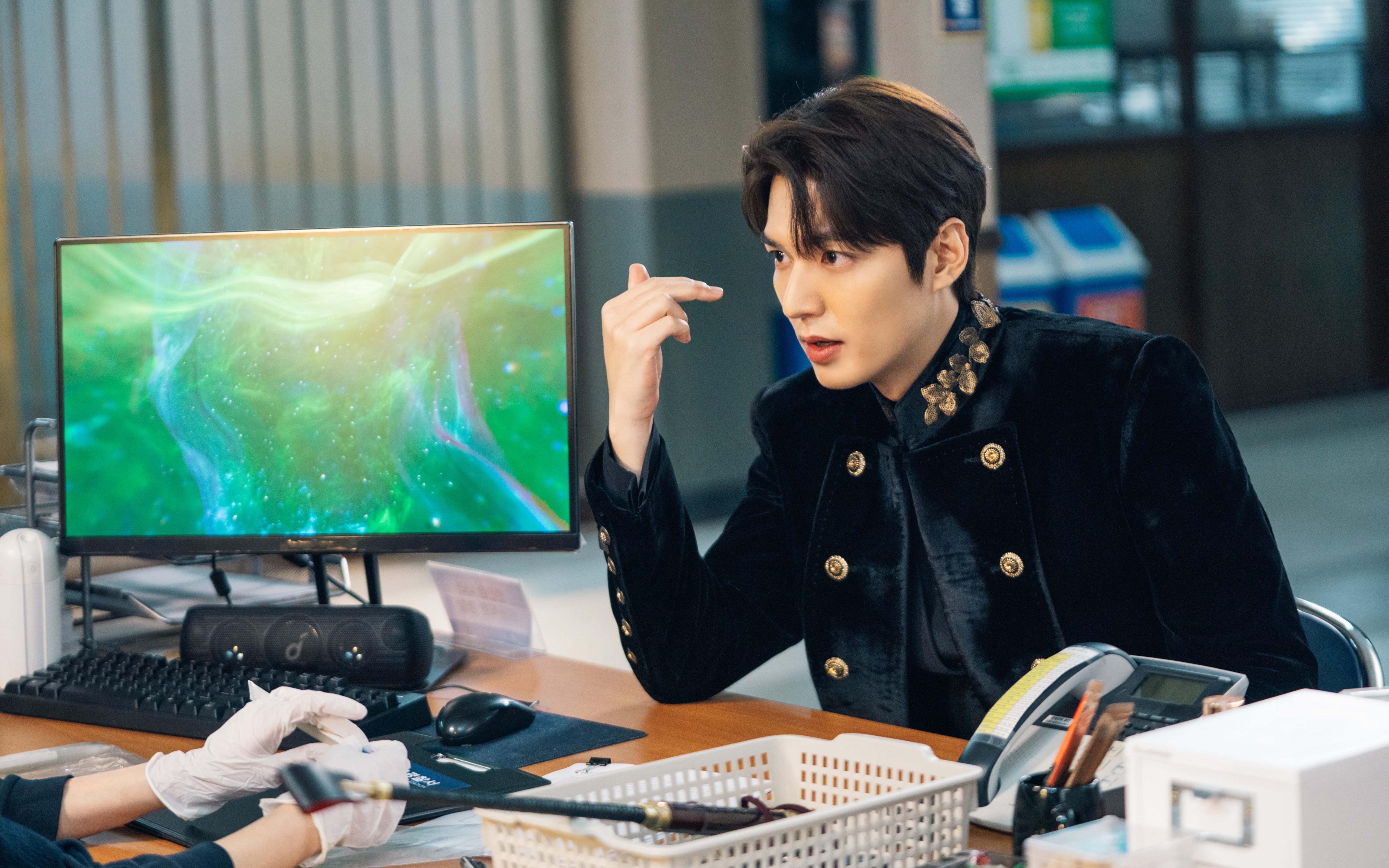 格列兹曼在国家队比赛中振奋表现